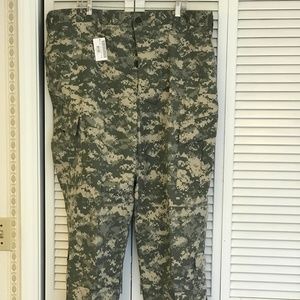 Trouser, Army Combat Uniform NWT DigiCam Size X-L